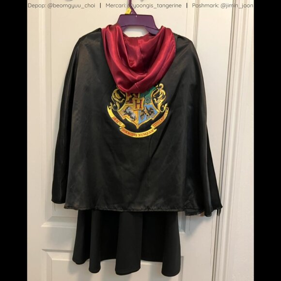 Harry Potter Gryffindor costume - Picture 3 of 7